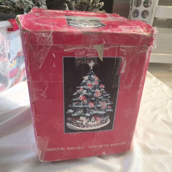 🎄 Musical Holiday Tree W/ Motion - Picture 4 of 4